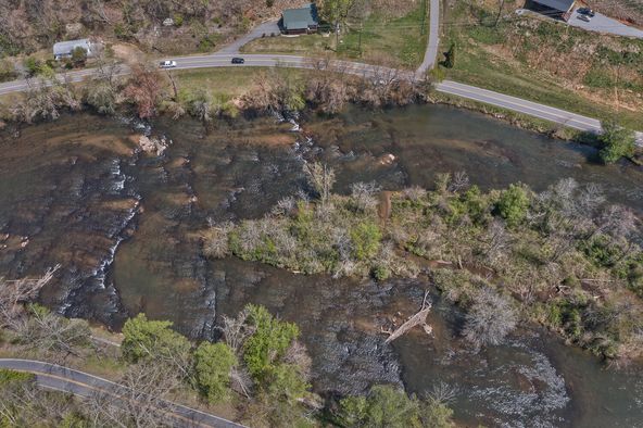 Moonlight Spa and Retreat: 129 Moonlight Dr, Sylva, NC 28779